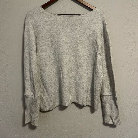 Women's Something Navy Grey V-Neck Sweater - Picture 4 of 7